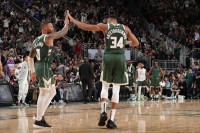 🏀雄鹿VS爵士前瞻:难兄难弟狭路相逢 雄鹿主场期待终结6连败