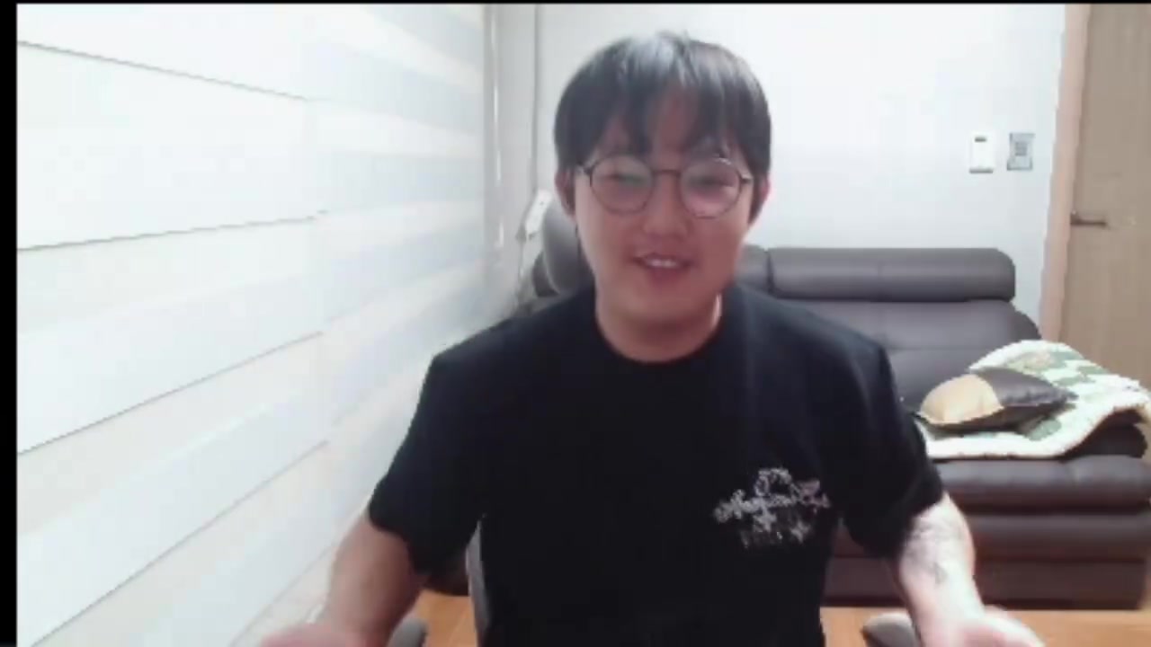 你也想上必吃榜?imp跟着小虎一起跳手势舞绷不住狂笑